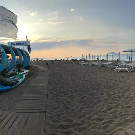 Casa Con Jardin En *