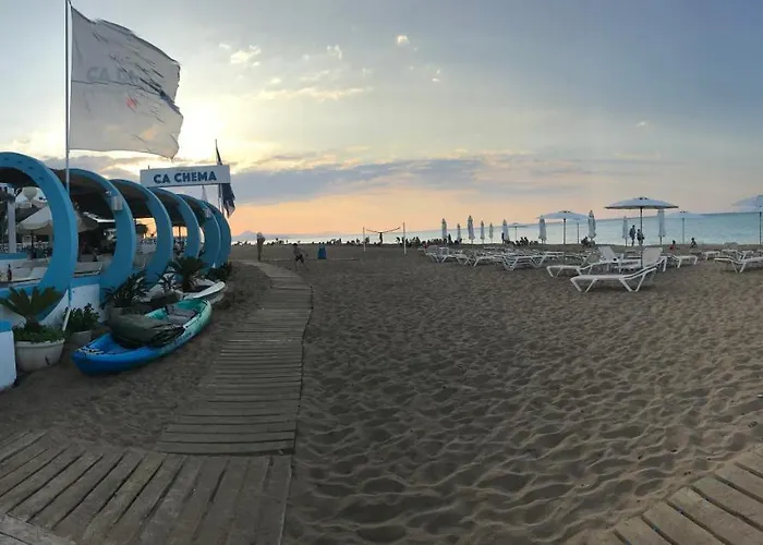 Casa Con Jardin En *